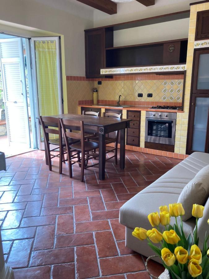 Appartamento F&M Castelnuovo di Magra Exterior foto