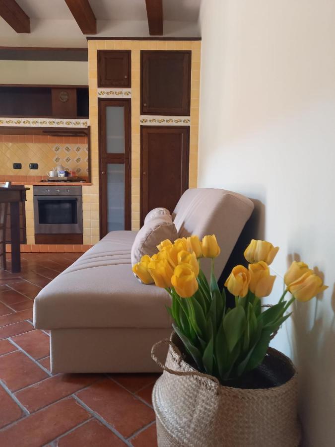 Appartamento F&M Castelnuovo di Magra Exterior foto